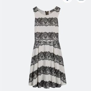 Graphic 4 season black/white pique-ish “skater”dress.